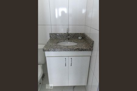 Banheiro de casa para alugar com 1 quarto, 42m² em Bosque da Saúde, São Paulo