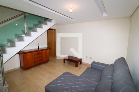 Sala de TV de casa de condomínio para alugar com 2 quartos, 140m² em Vila Aricanduva, São Paulo