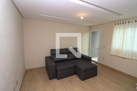 Sala de TV de casa de condomínio para alugar com 2 quartos, 140m² em Vila Aricanduva, São Paulo