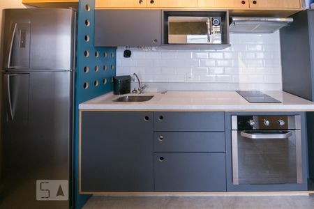 Cozinha de kitnet/studio para alugar com 1 quarto, 35m² em Barra Funda, São Paulo