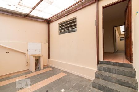 Casa para alugar com 100m², 2 quartos e sem vagaÁrea de serviço