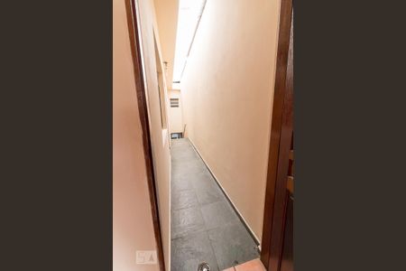 Casa para alugar com 100m², 2 quartos e sem vagaÁrea externa lateral