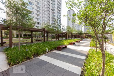 Praça de apartamento à venda com 3 quartos, 87m² em Vila Anastácio, São Paulo