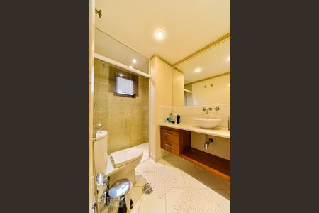 Apartamento à venda com 116m², 2 quartos e 2 vagasBanheiro da Suíte 2