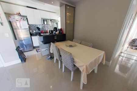 Apartamento à venda com 64m², 2 quartos e 1 vagaSala de Jantar