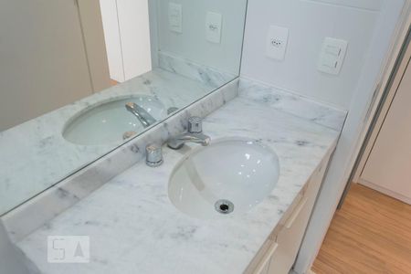 Apartamento para alugar com 72m², 2 quartos e 2 vagasQuarto 2 - Suíte/ Banheiro (Pia)