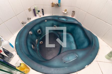 Apartamento à venda com 244m², 5 quartos e 3 vagasBanheiro da Suíte 1