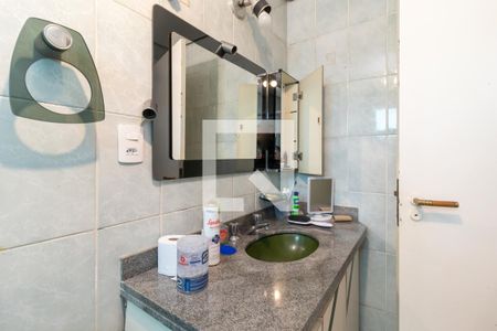 Apartamento à venda com 244m², 5 quartos e 3 vagasBanheiro da Suíte 2