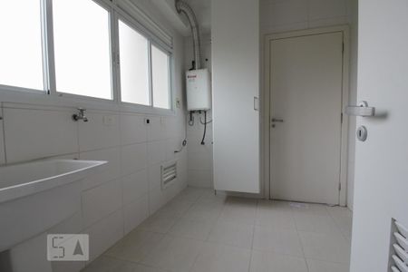 Área de serviço de apartamento à venda com 4 quartos, 197m² em Vila Suzana, São Paulo