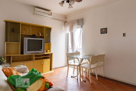 Sala de Apartamento com 2 quartos, 90m² Petrópolis