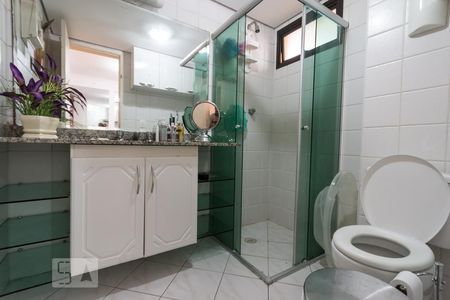 Banheiro  de apartamento à venda com 2 quartos, 63m² em Aclimação, São Paulo