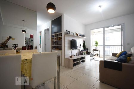 Sala de apartamento para alugar com 3 quartos, 68m² em Vila Suzana, São Paulo