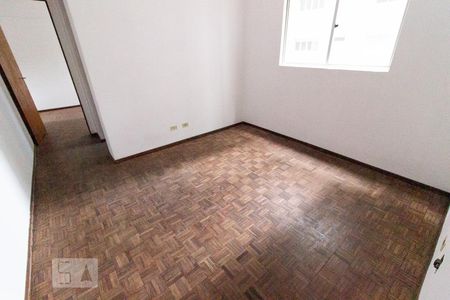 Sala de apartamento para alugar com 1 quarto, 33m² em Rebouças, Curitiba