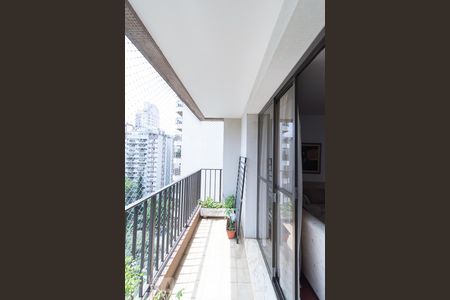Varanda de apartamento para alugar com 4 quartos, 220m² em Campo Belo, São Paulo