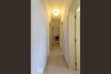 Corredor  de apartamento para alugar com 3 quartos, 111m² em Vila Andrade, São Paulo