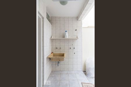 Casa à venda com 140m², 3 quartos e 2 vagasÁrea de Serviço