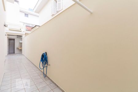 Casa à venda com 140m², 3 quartos e 2 vagasCorredor lateral