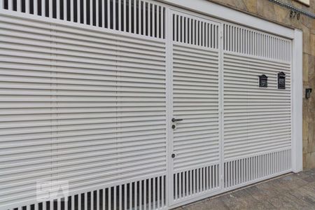 Casa à venda com 140m², 3 quartos e 2 vagasFachada