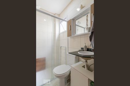 Banheiro de apartamento à venda com 2 quartos, 100m² em Parque Bandeirante, Santo André