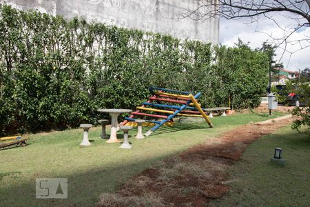 Apartamento para alugar com 50m², 2 quartos e 1 vaga Apartamento para alugar com 50m², 2 quartos e 1 vagaÁrea Comum - Playground