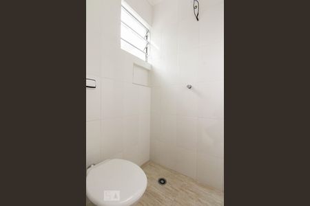 Banheiro  de casa para alugar com 1 quarto, 60m² em Vila Prudente, São Paulo