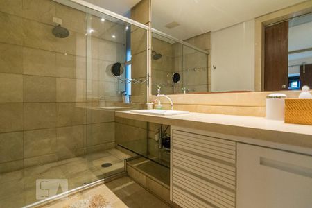 Apartamento para alugar com 480m², 3 quartos e 6 vagasBanheiro da Suite