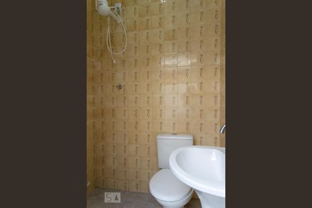 Banheiro de casa à venda com 3 quartos, 120m² em Água Branca, São Paulo