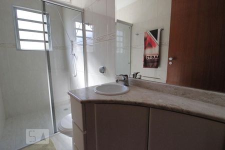 BAnheiro de casa à venda com 3 quartos, 210m² em Itaberaba, São Paulo