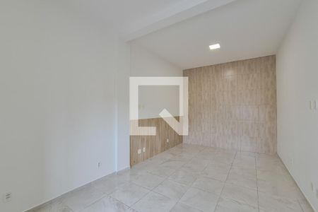 Sala/Quarto de casa para alugar com 1 quarto, 32m² em Baeta Neves, São Bernardo do Campo
