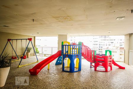 Apartamento à venda com 100m², 2 quartos e 2 vagasÁrea Comum - Playground