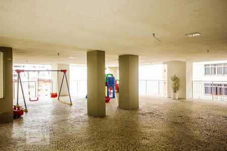 Apartamento à venda com 100m², 2 quartos e 2 vagasÁrea Comum - Playground