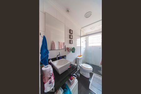 Banheiro  de casa de condomínio à venda com 2 quartos, 62m² em Vila Homero Thon, Santo André
