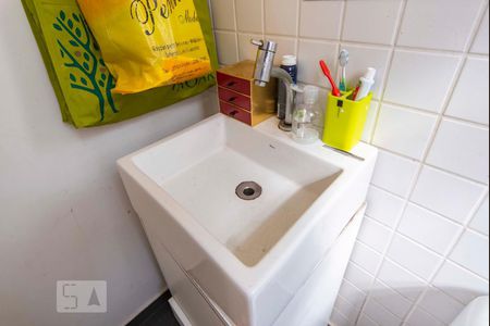 Pia  de casa de condomínio para alugar com 2 quartos, 62m² em Vila Homero Thon, Santo André