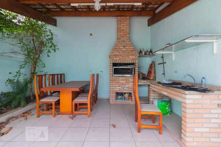 Casa à venda com 150m², 3 quartos e 2 vagasQuintal