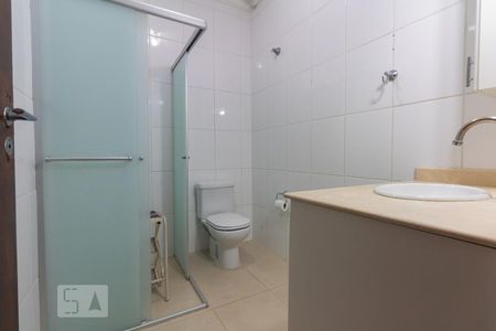Banheiro de casa para alugar com 3 quartos, 150m² em Chácara Santo Antônio (zona Sul), São Paulo