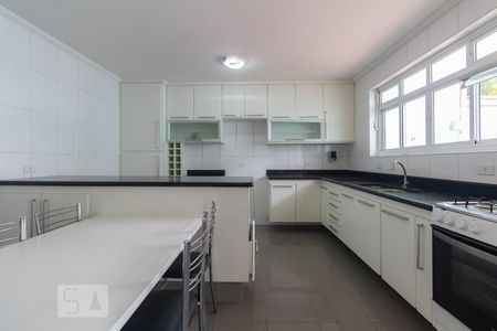 Casa à venda com 150m², 3 quartos e 2 vagasCozinha