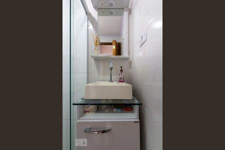 Banheiro de casa de condomínio à venda com 2 quartos, 56m² em Jardim Planalto, São Paulo