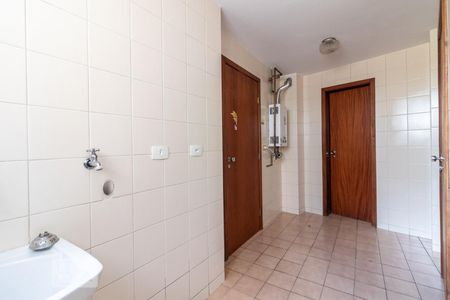 Apartamento para alugar com 133m², 3 quartos e 1 vagaÁrea de serviço