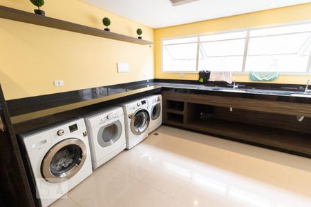 Apartamento para alugar com 27m², 1 quarto e 1 vaga Apartamento para alugar com 27m², 1 quarto e 1 vagaLavanderia