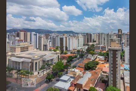 Vista Sala  de apartamento para alugar com 1 quarto, 40m² em Lourdes, Belo Horizonte