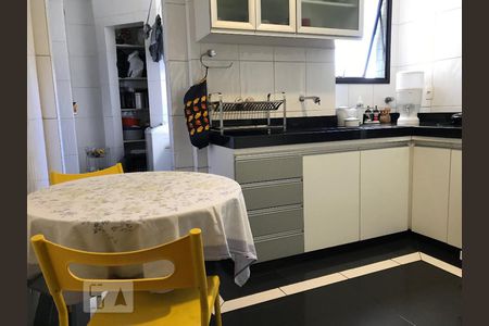 Apartamento para alugar com 140m², 3 quartos e 2 vagasCozinha