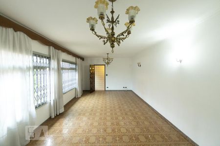 Casa à venda com 200m², 3 quartos e 4 vagasSala