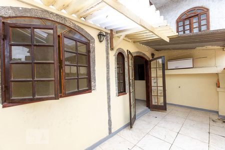Área Externa de casa para alugar com 1 quarto, 20m² em Rua Lopes da Cunha - Fonseca, Niterói