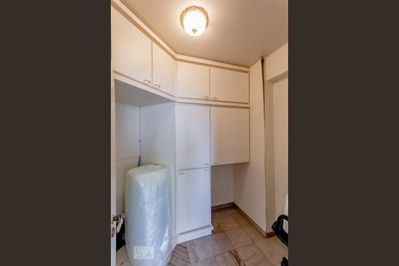 Apartamento para alugar com 350m², 3 quartos e 2 vagasDespensa 