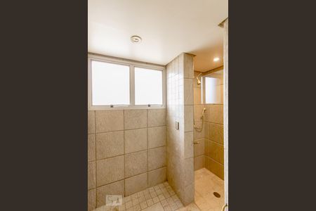 Apartamento para alugar com 350m², 3 quartos e 2 vagasBanheiro do quarto 3