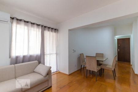 Sala de apartamento para alugar com 1 quarto, 50m² em Cambuí, Campinas