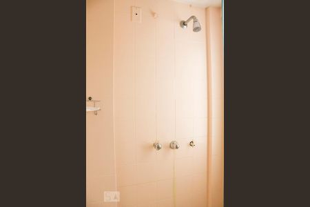 Banheiro de kitnet/studio para alugar com 1 quarto, 29m² em Cidade Baixa, Porto Alegre