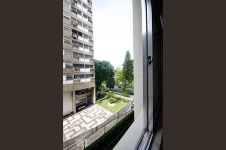 Apartamento à venda com 68m², 2 quartos e sem vagaVista externa da janela do quarto 2