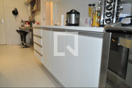 Apartamento à venda com 144m², 3 quartos e 2 vagasCozinha - Armários