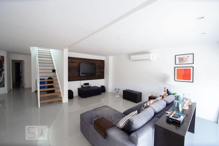 Apartamento para alugar com 3 quartos, 400m² em Recreio dos Bandeirantes, Rio de Janeiro